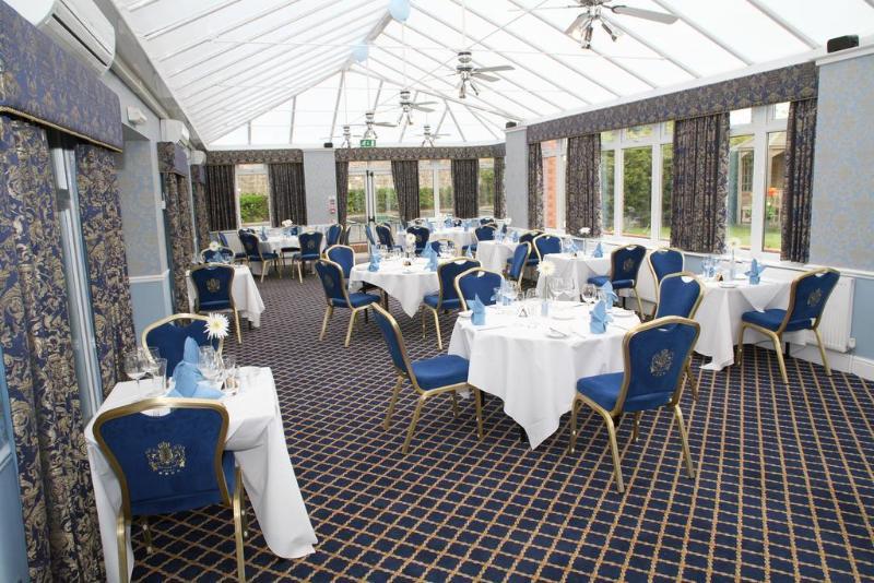 Carlton Park Hotel Rotherham Bagian luar foto