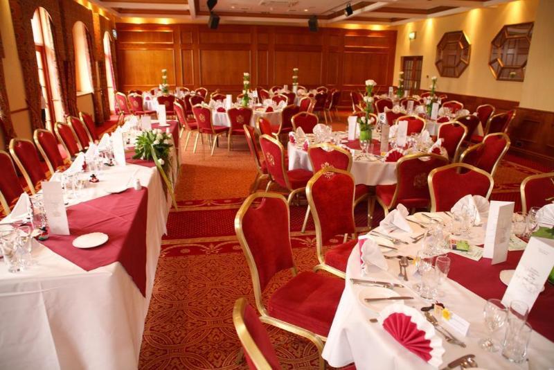 Carlton Park Hotel Rotherham Bagian luar foto