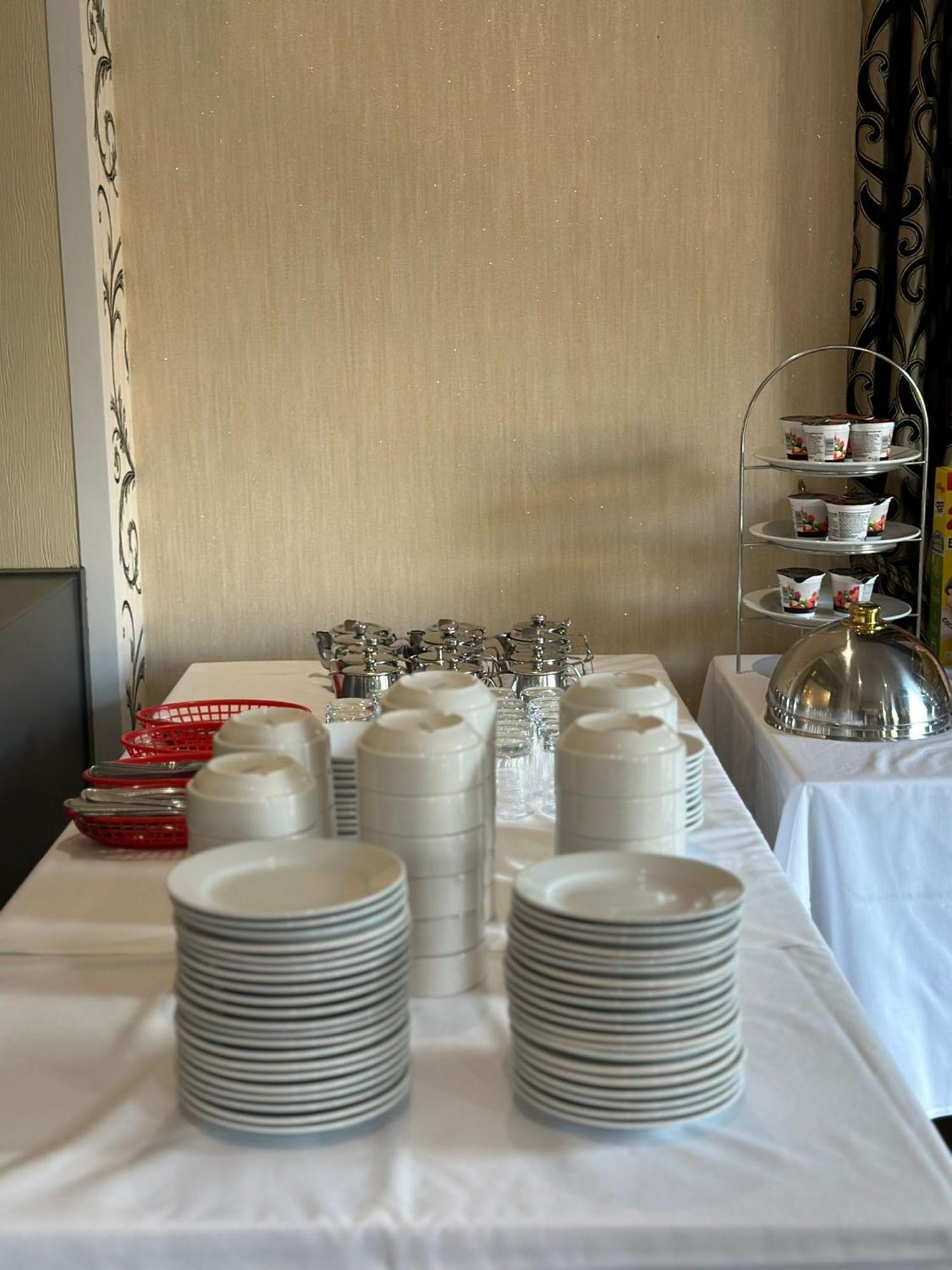 Carlton Park Hotel Rotherham Bagian luar foto