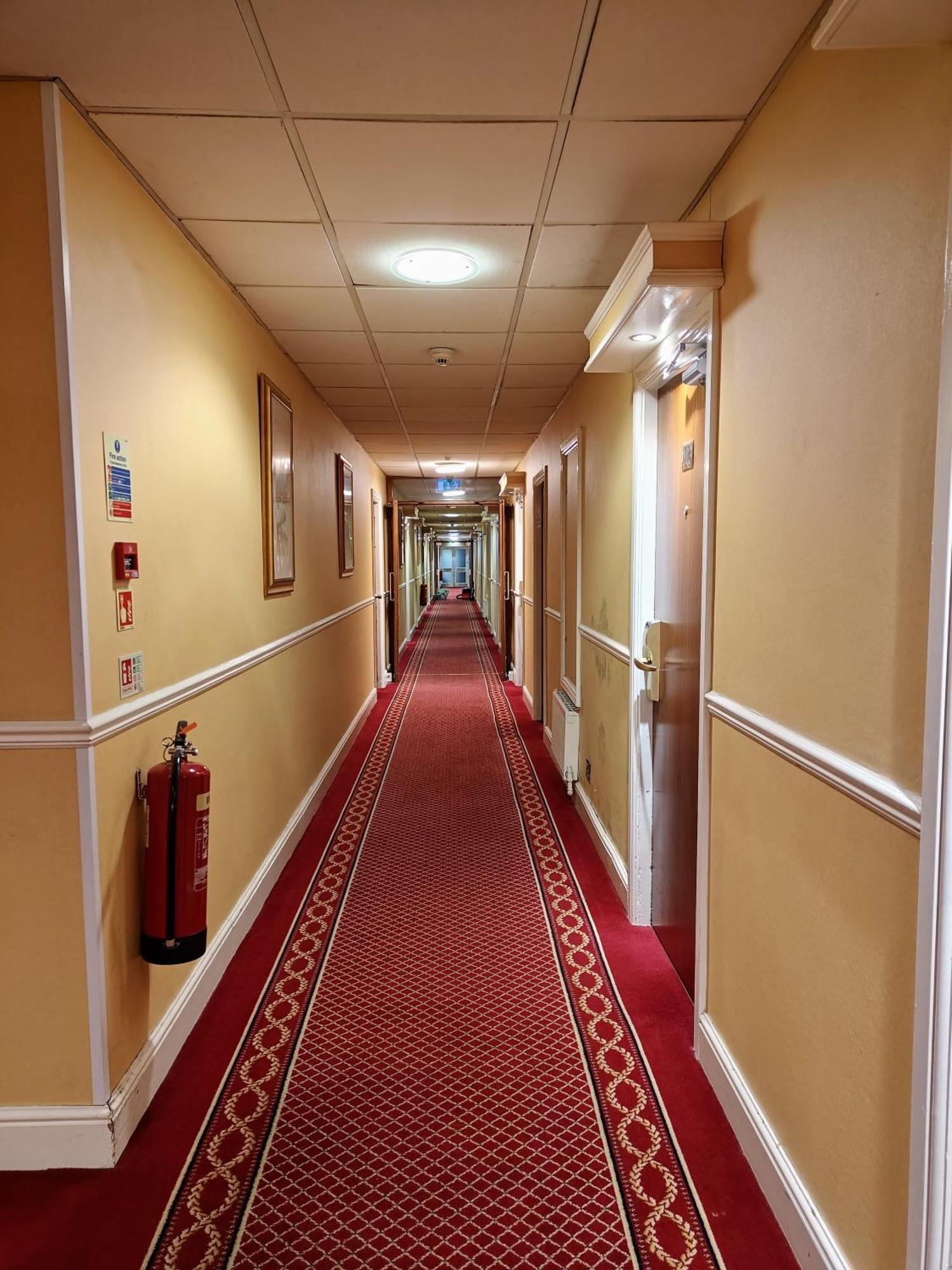 Carlton Park Hotel Rotherham Bagian luar foto