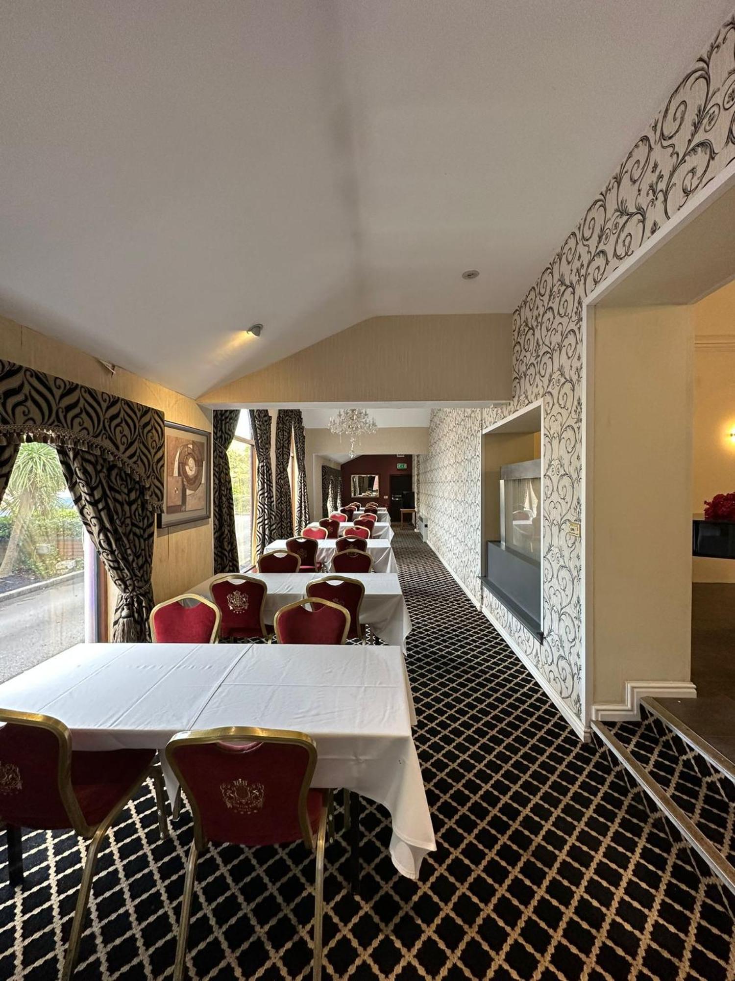 Carlton Park Hotel Rotherham Bagian luar foto