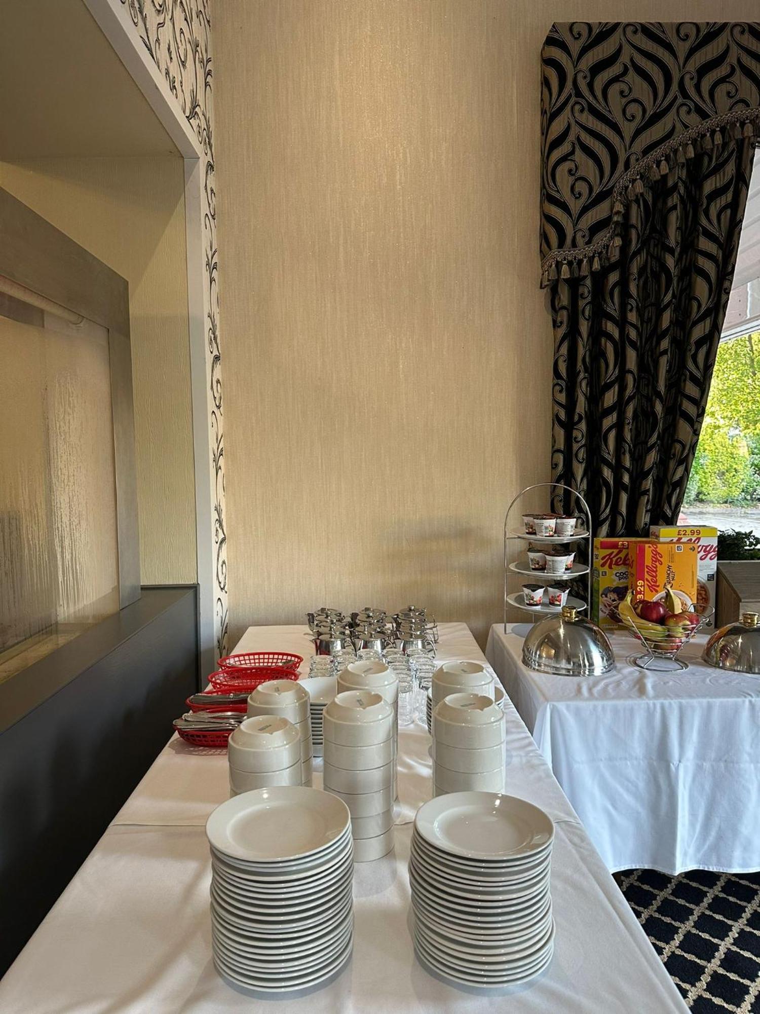 Carlton Park Hotel Rotherham Bagian luar foto