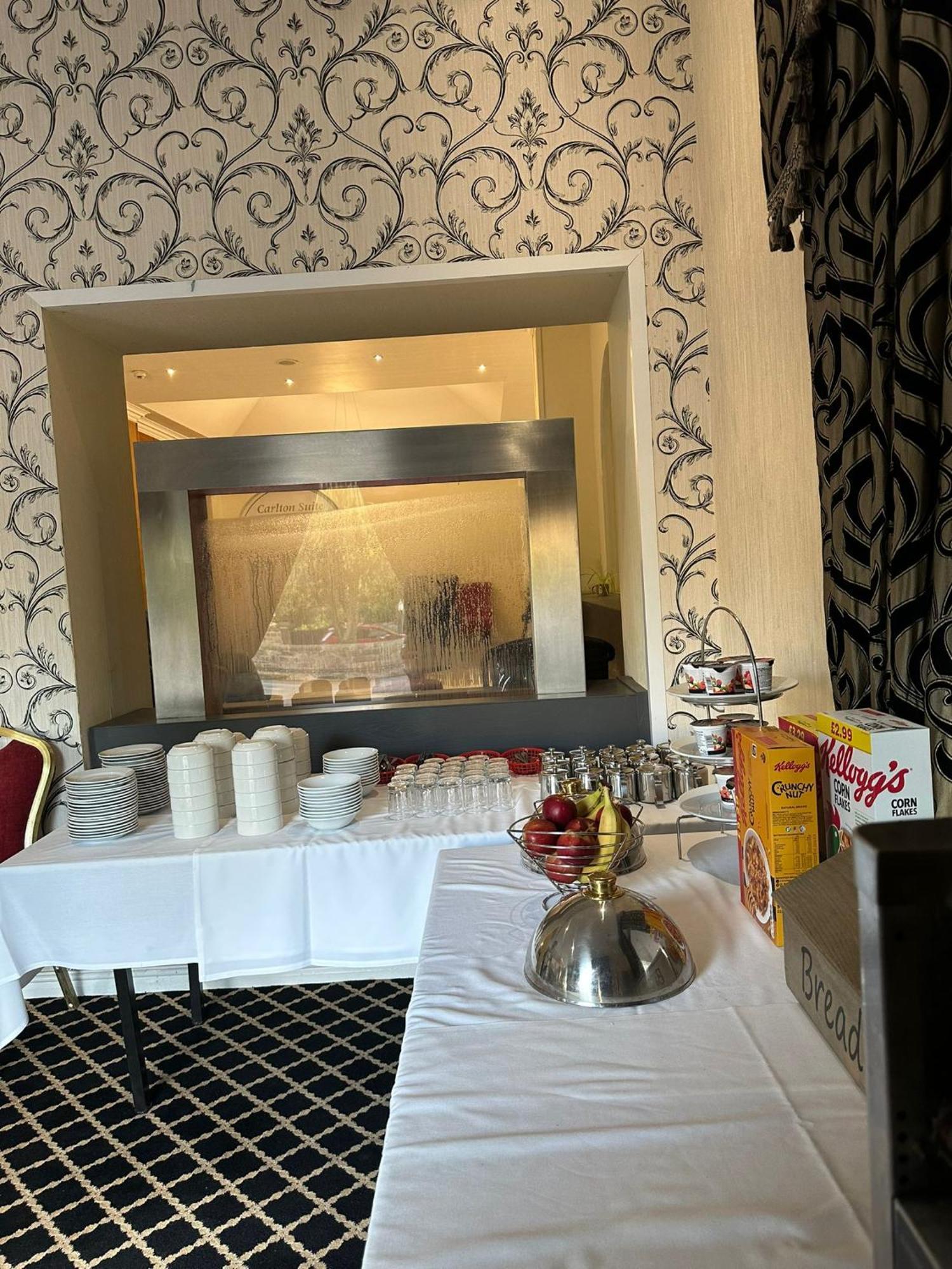 Carlton Park Hotel Rotherham Bagian luar foto