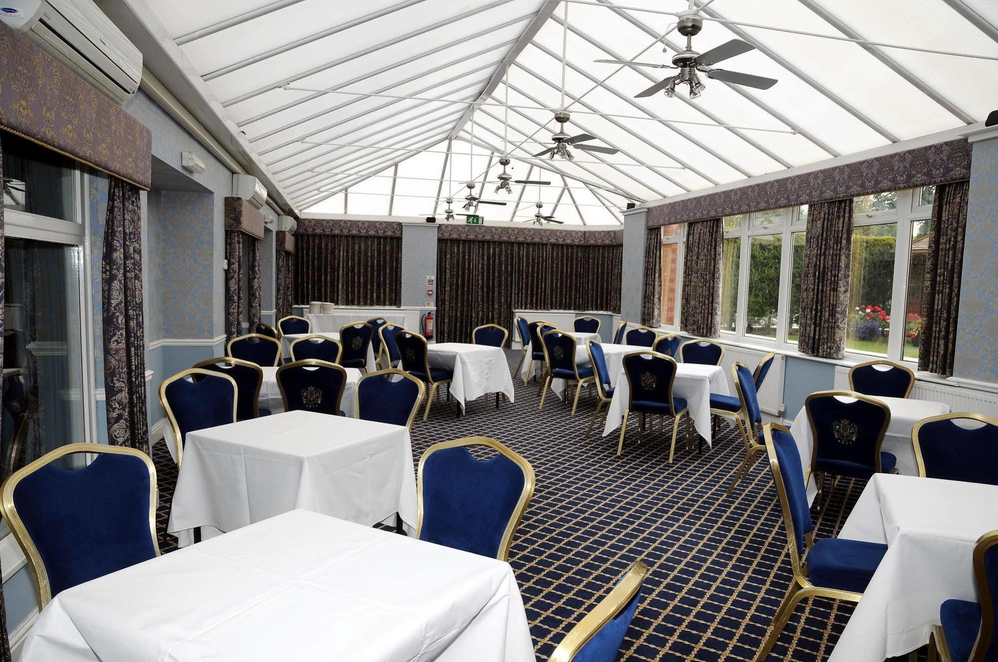Carlton Park Hotel Rotherham Bagian luar foto