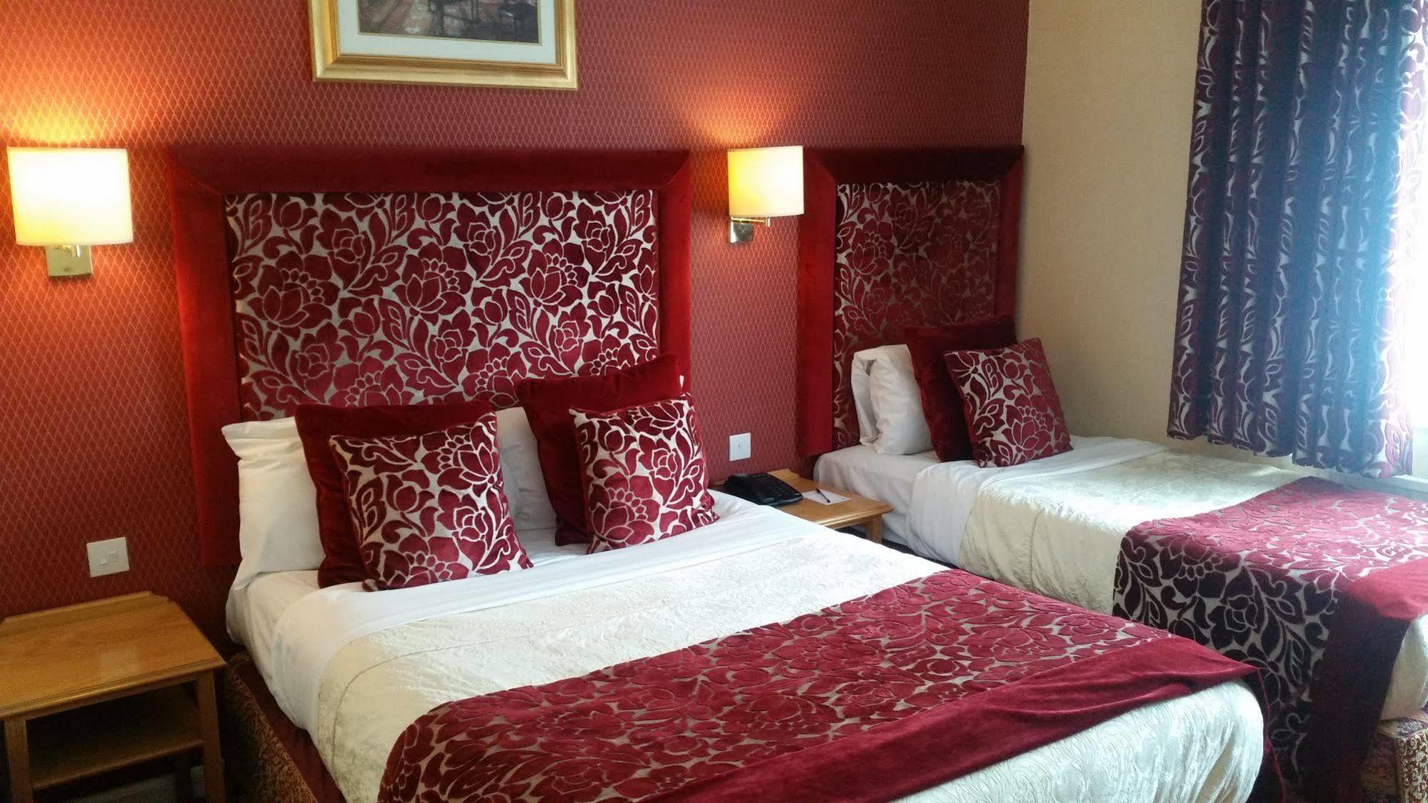 Carlton Park Hotel Rotherham Bagian luar foto