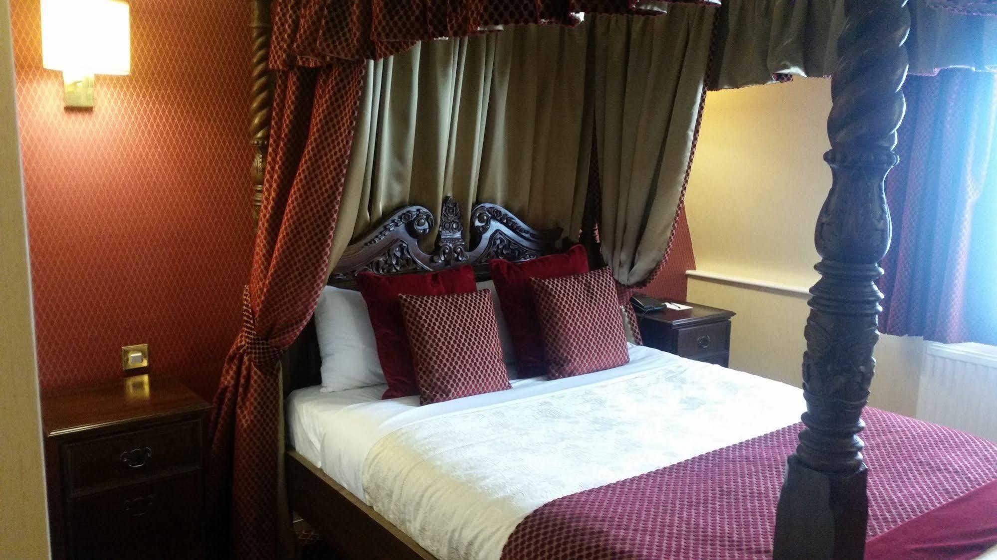 Carlton Park Hotel Rotherham Bagian luar foto