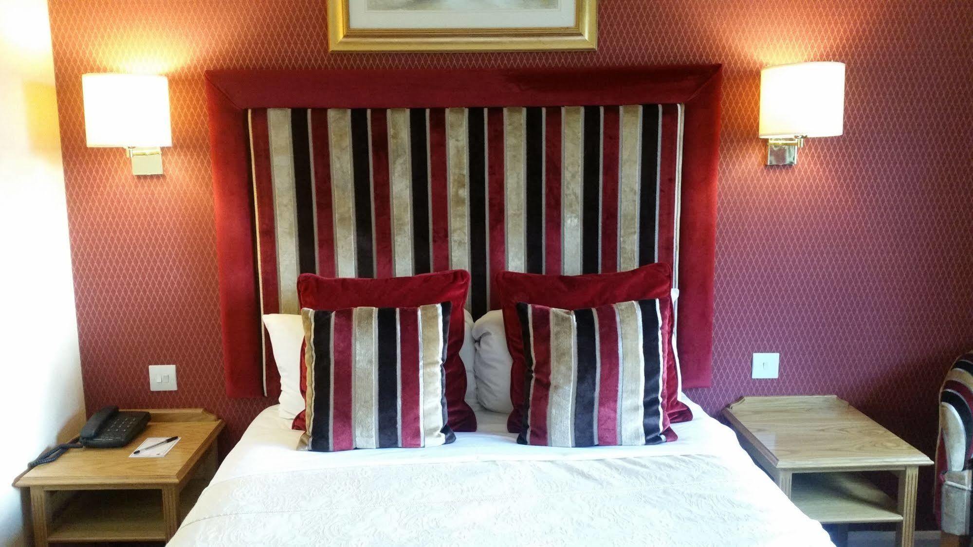 Carlton Park Hotel Rotherham Bagian luar foto