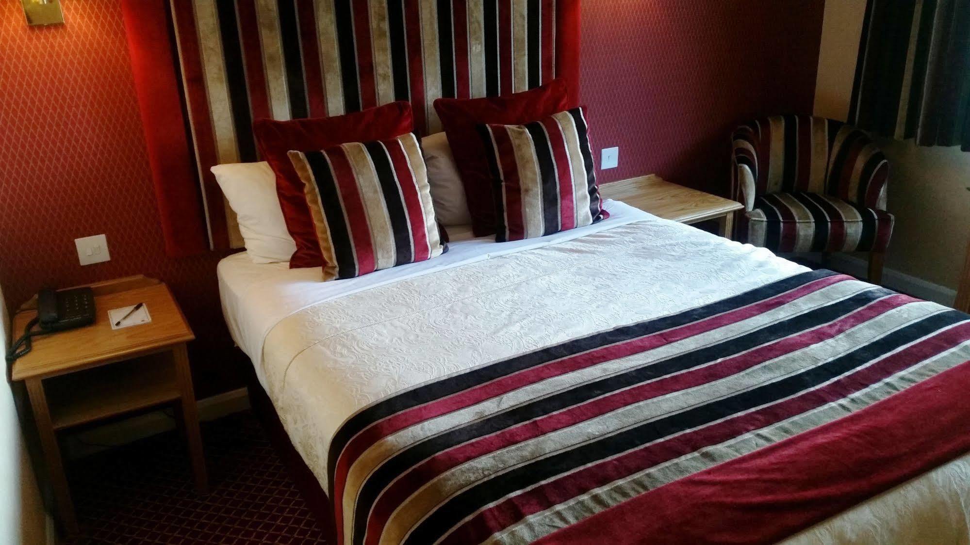Carlton Park Hotel Rotherham Bagian luar foto